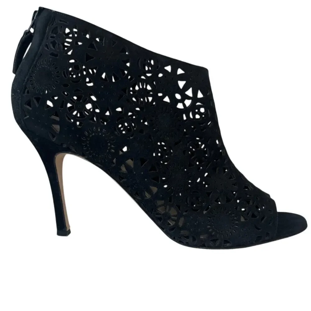Manolo Blahnik Laser Cut Suede Booties Peep Toe‎ Heels 40/10